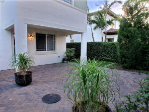 563 NW Library Commons Way