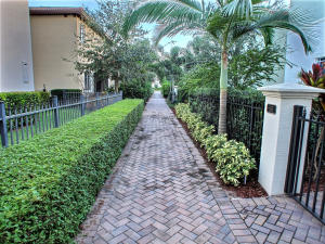 563 NW Library Commons Way