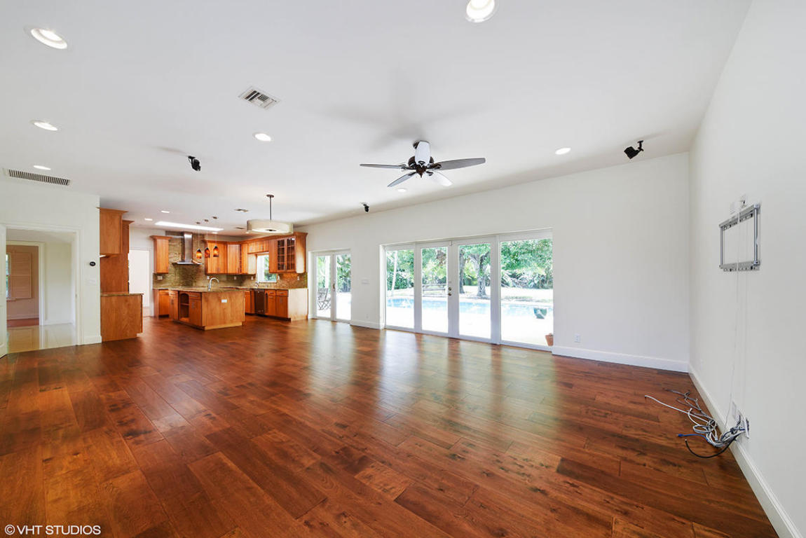 2730 Cardinal Circle