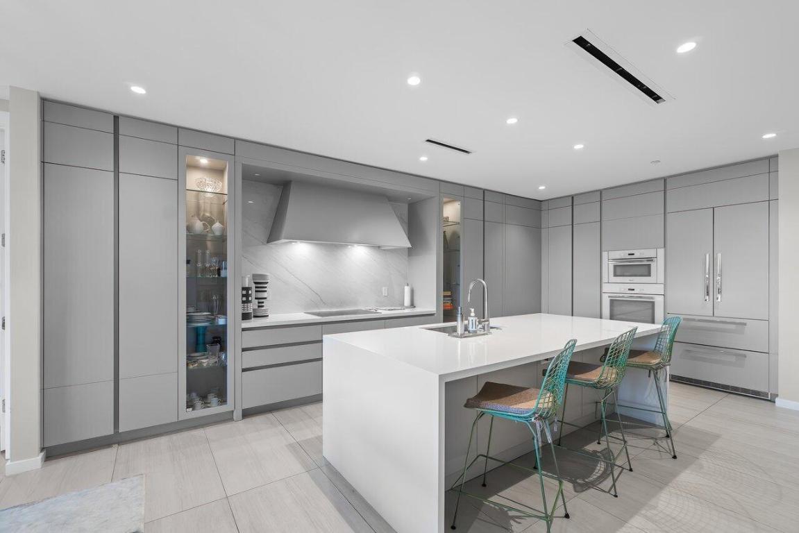 200 SE Mizner Boulevard 516