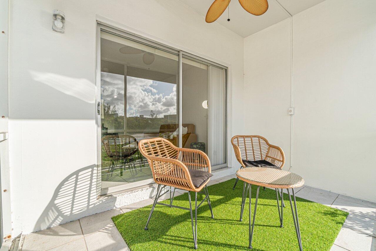 261 NE 19th Avenue 4