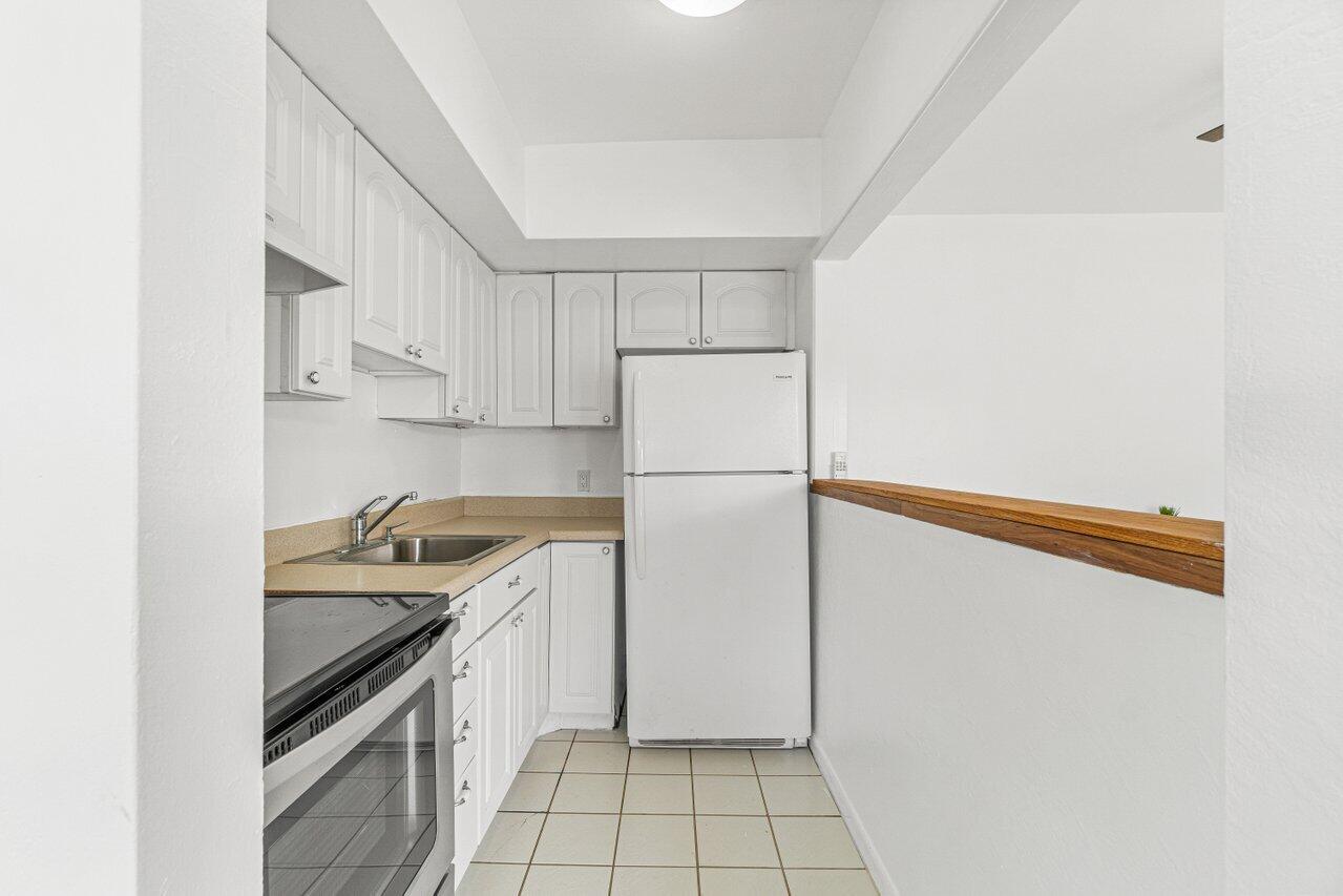 261 NE 19th Avenue 4