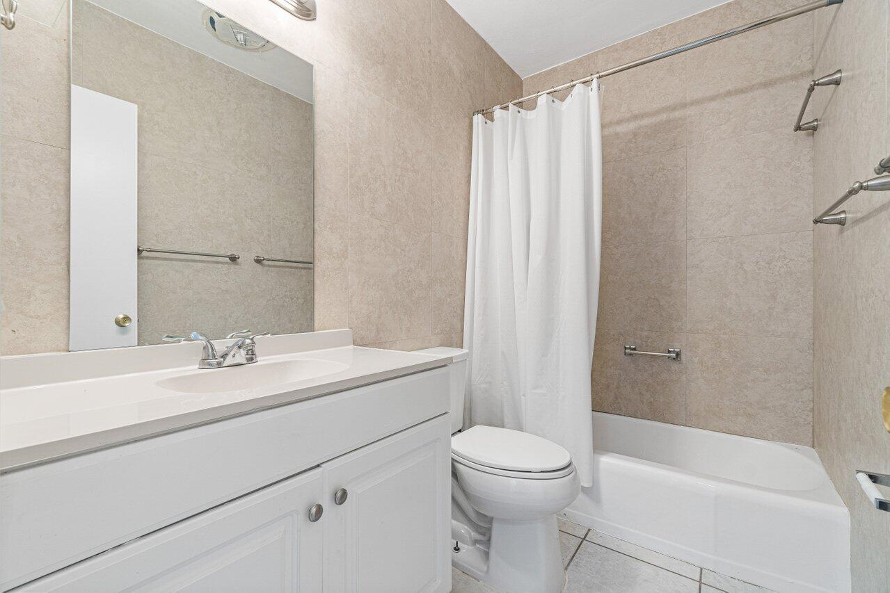 261 NE 19th Avenue 4