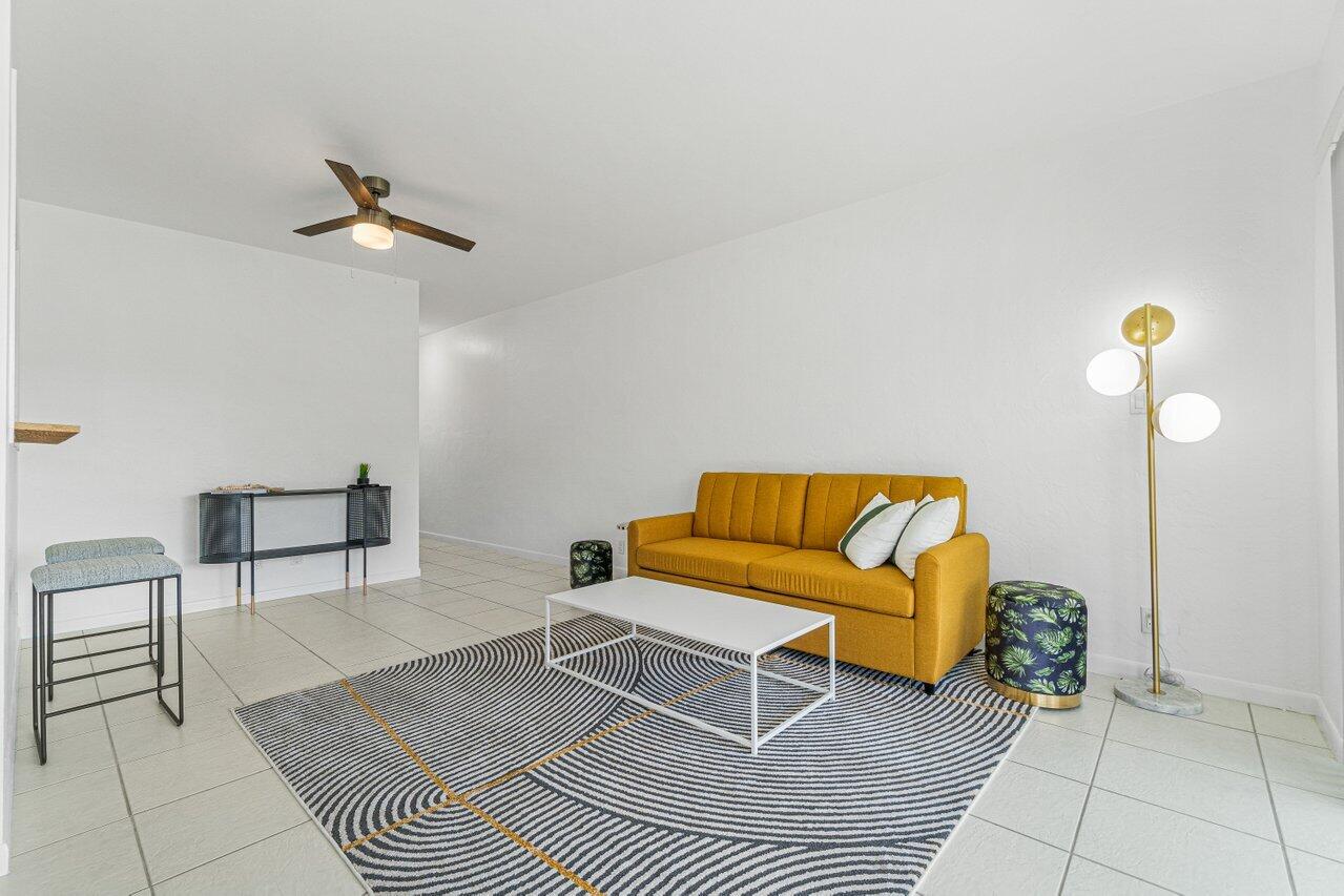 261 NE 19th Avenue 4