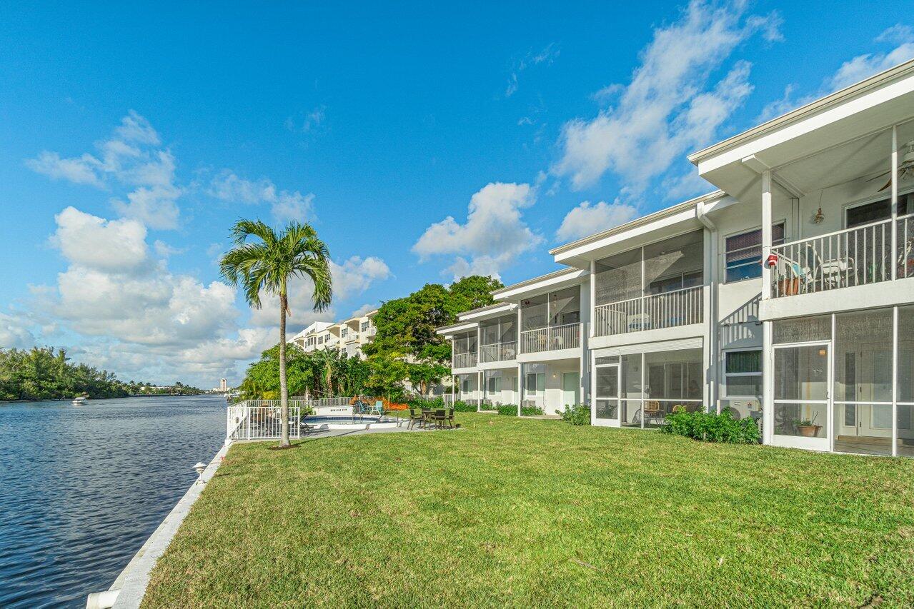 261 NE 19th Avenue 4