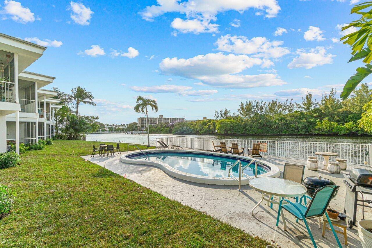 261 NE 19th Avenue 4