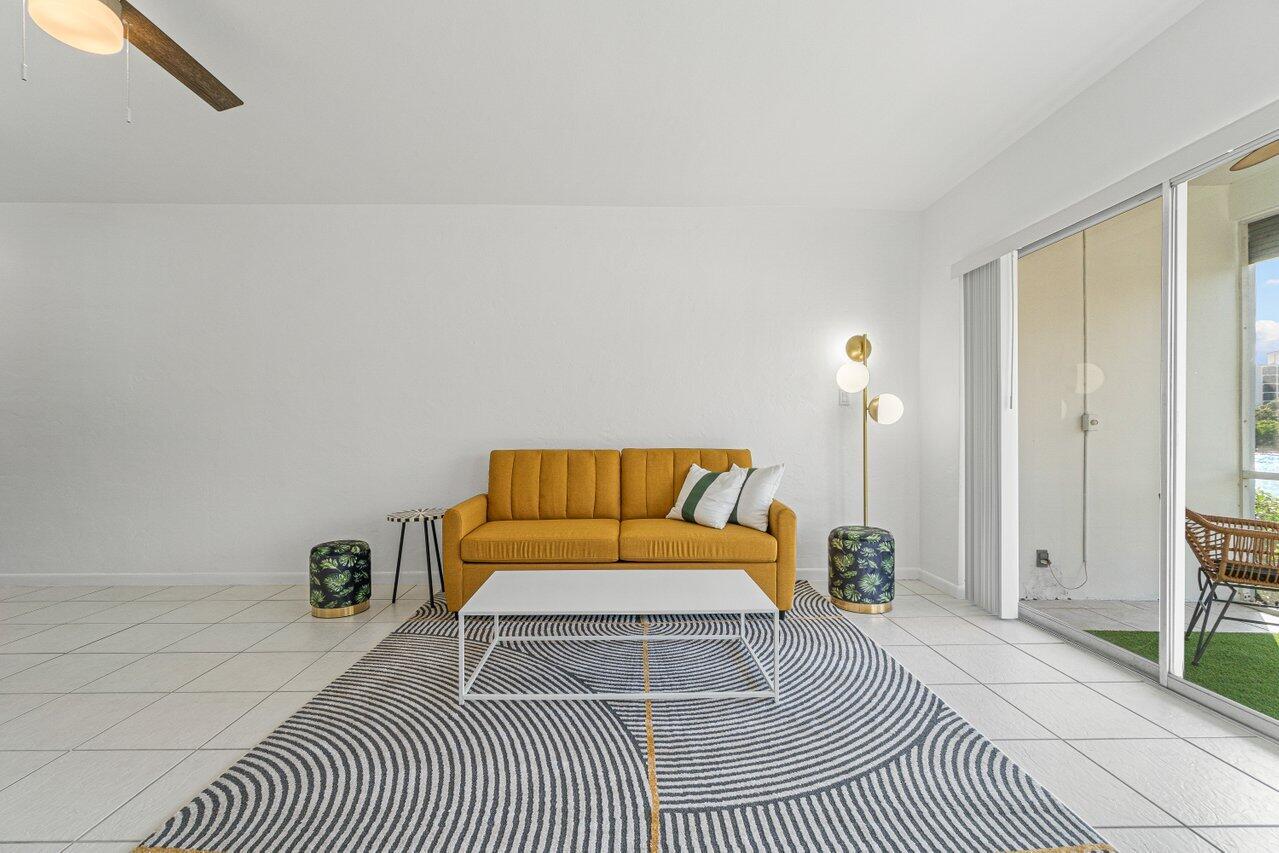 261 NE 19th Avenue 4