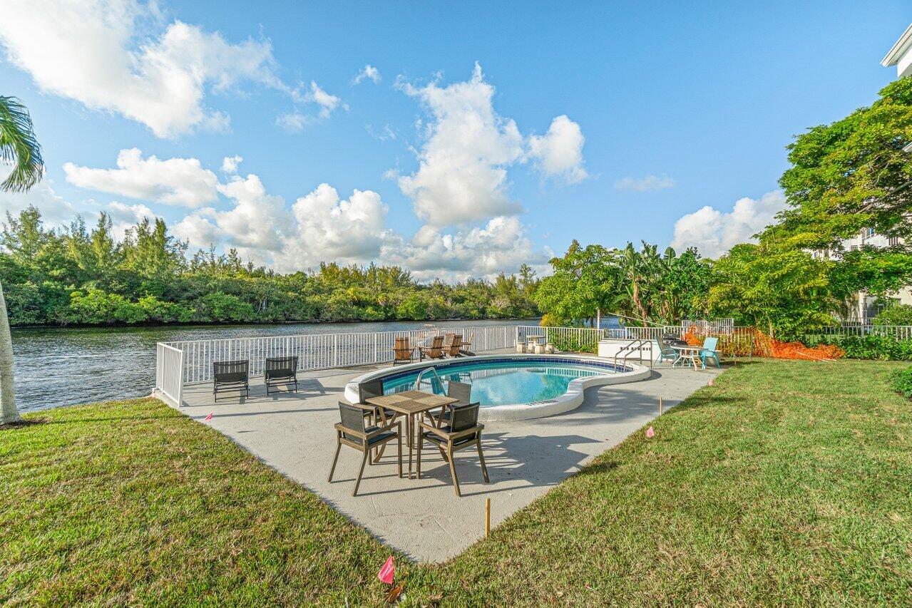 261 NE 19th Avenue 4