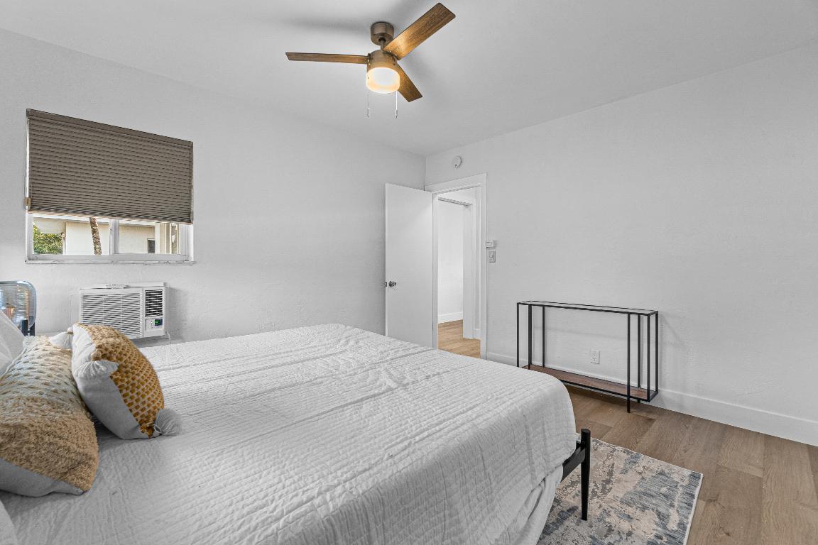 261 NE 19th Avenue 11