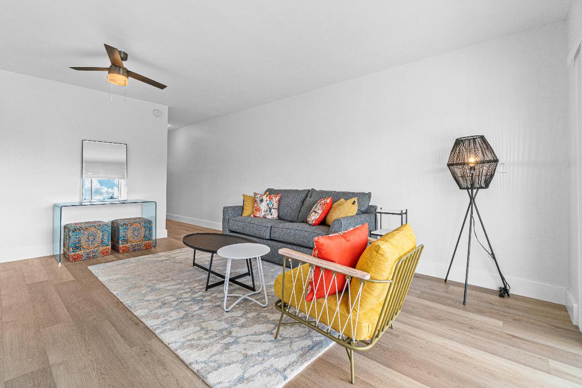 261 NE 19th Avenue 11