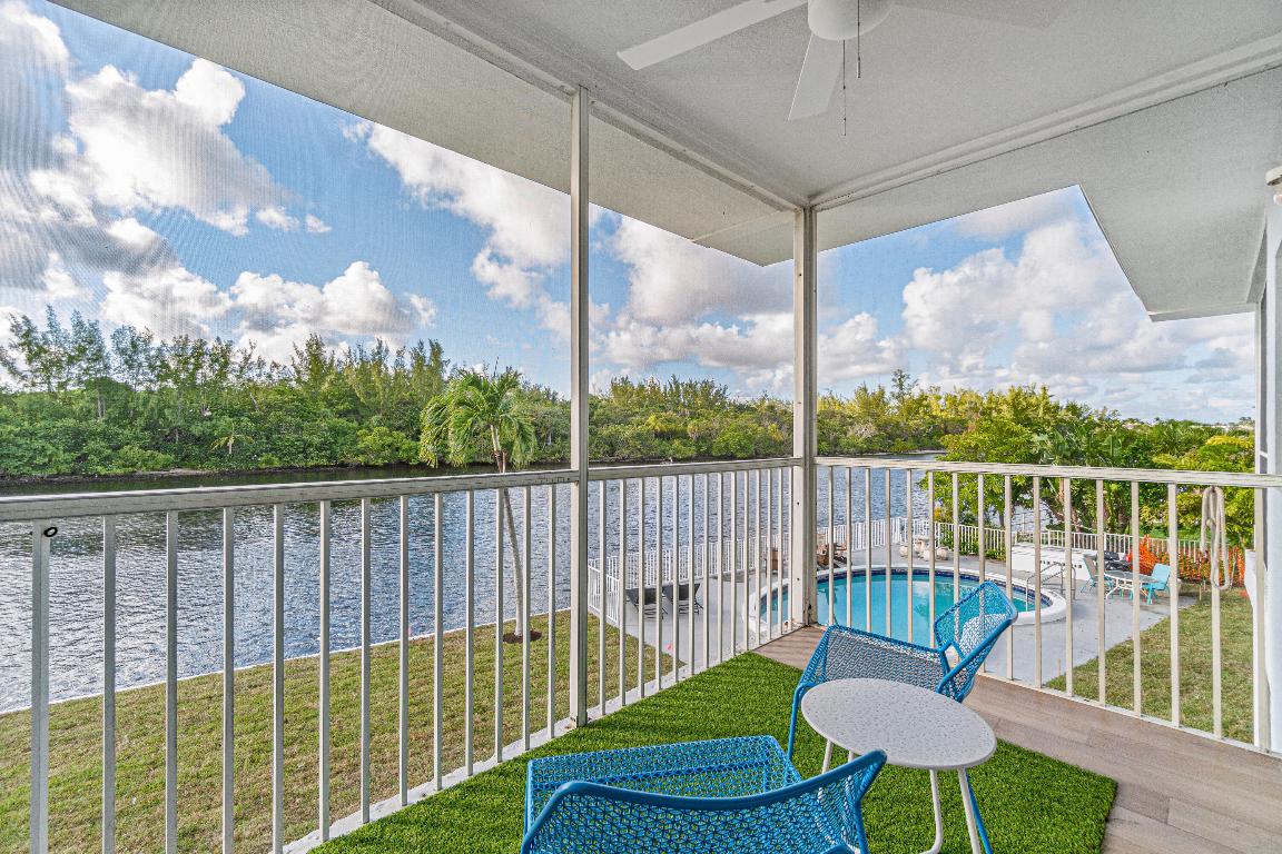 261 NE 19th Avenue 11