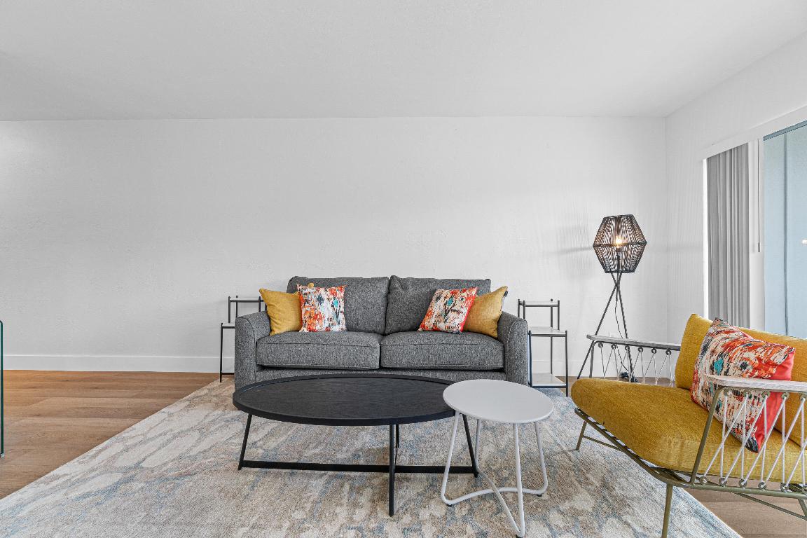 261 NE 19th Avenue 11