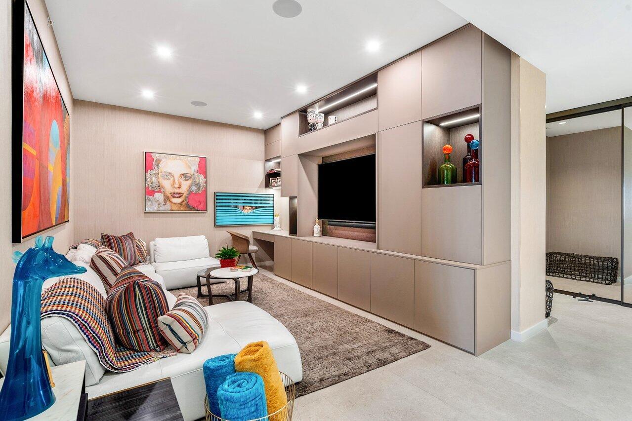 200 SE Mizner Boulevard 817