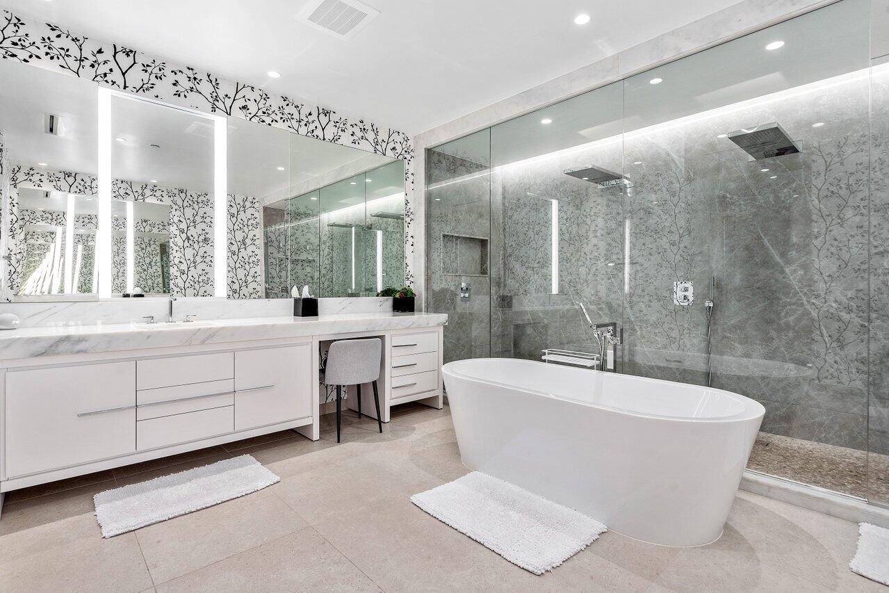 200 SE Mizner Boulevard 817