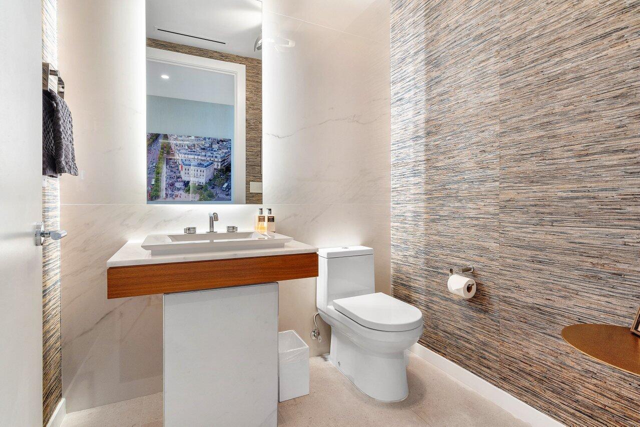 200 SE Mizner Boulevard 817