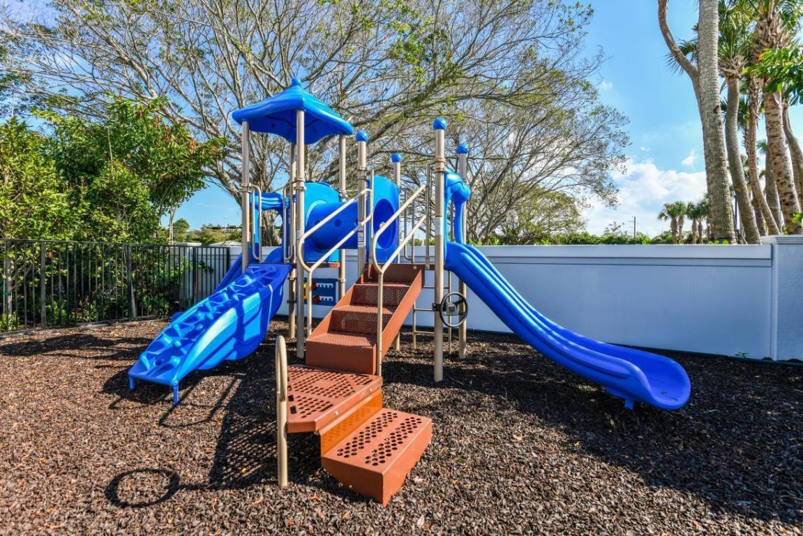 558 Sanderling Circle