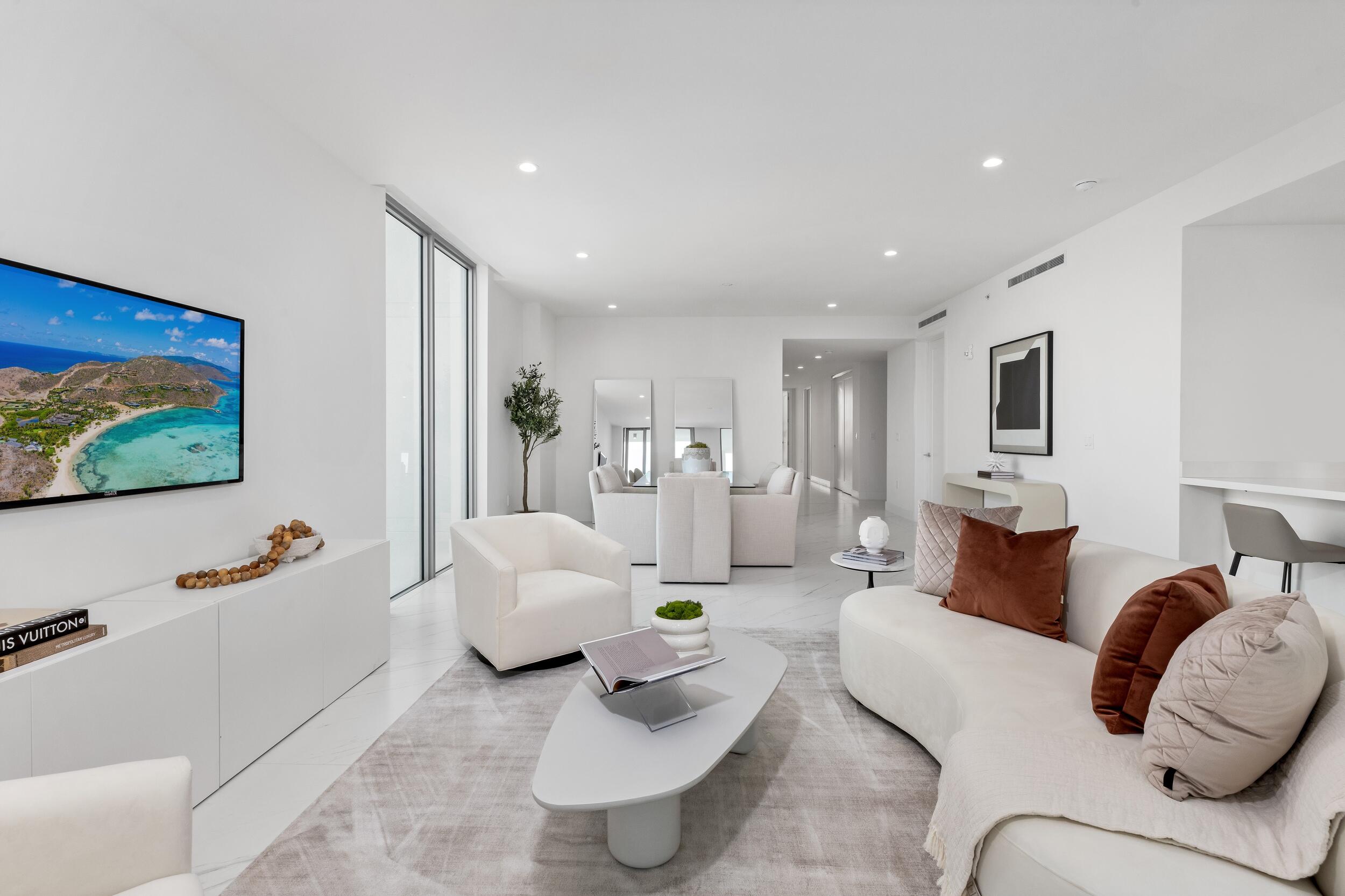 475 E Royal Palm Road 406