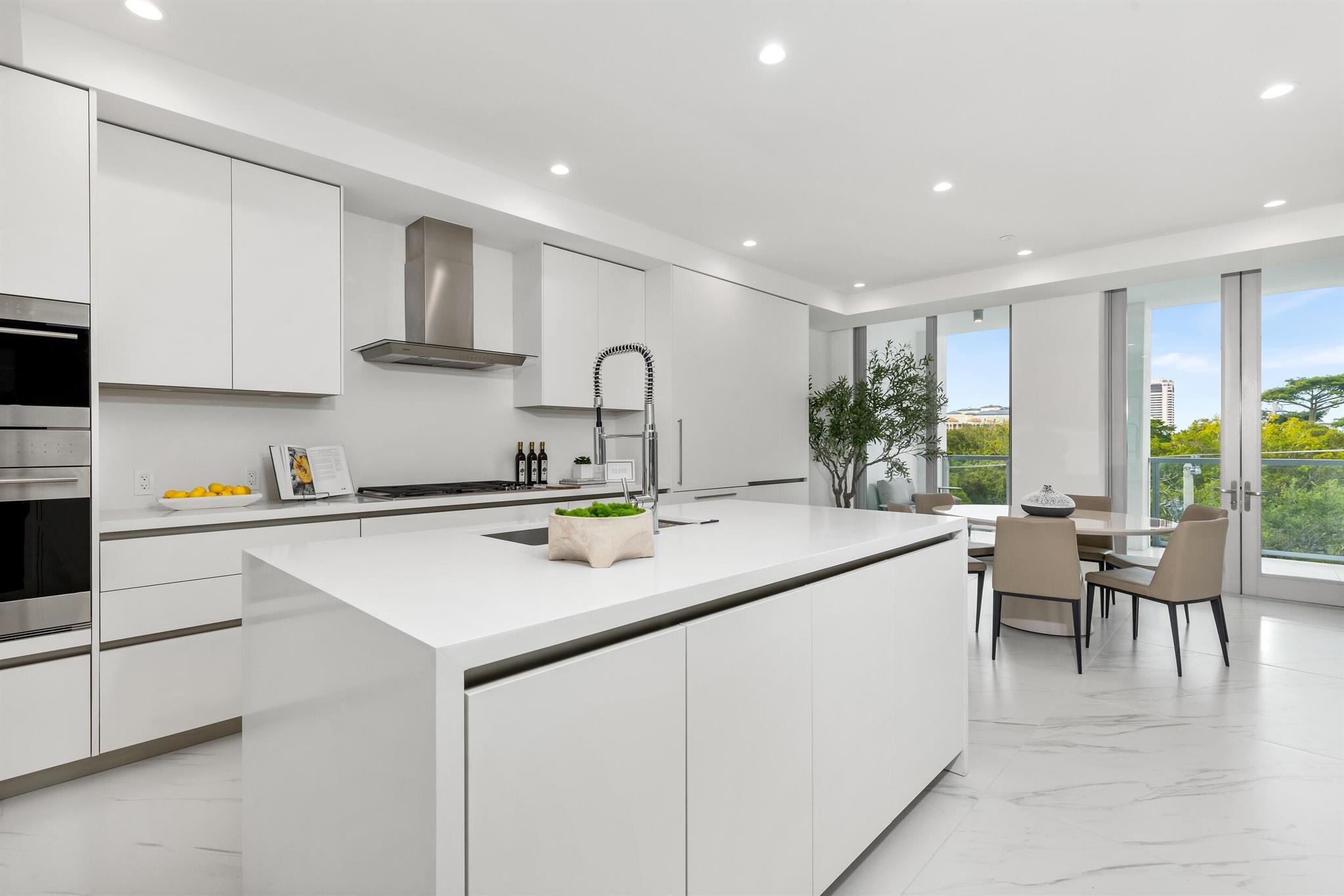 475 E Royal Palm Road 406