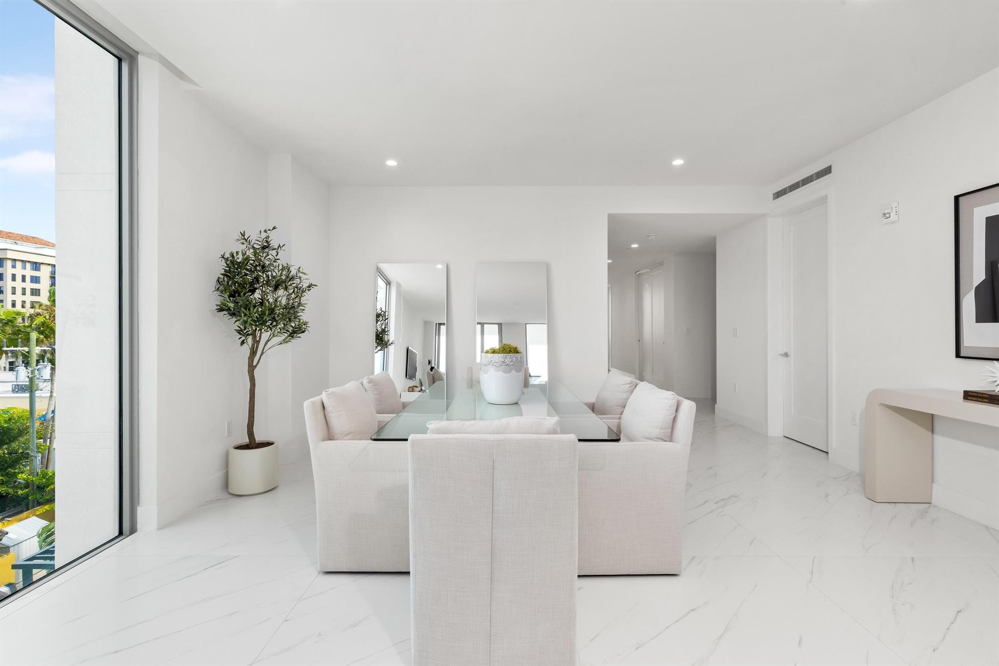 475 E Royal Palm Road 406