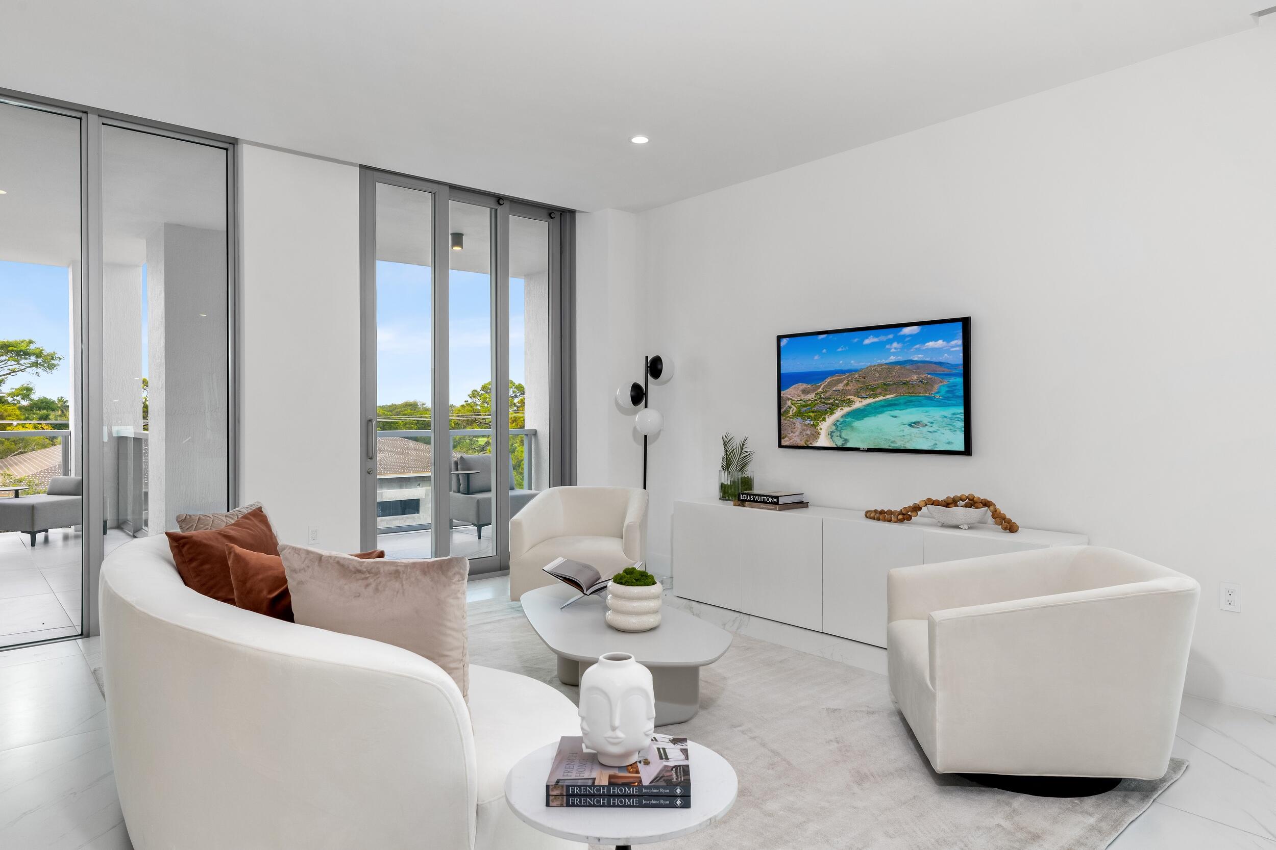 475 E Royal Palm Road 406