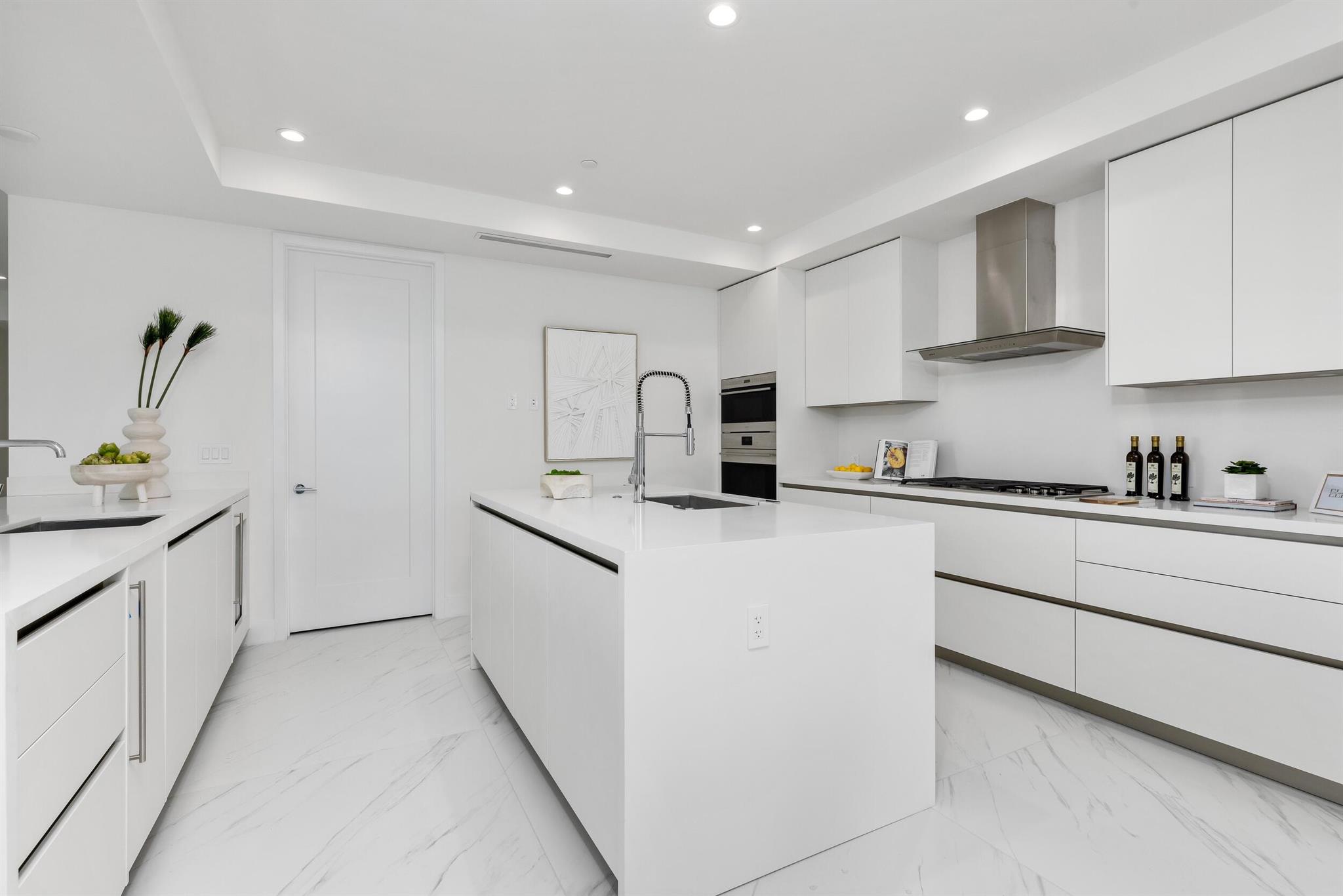 475 E Royal Palm Road 406