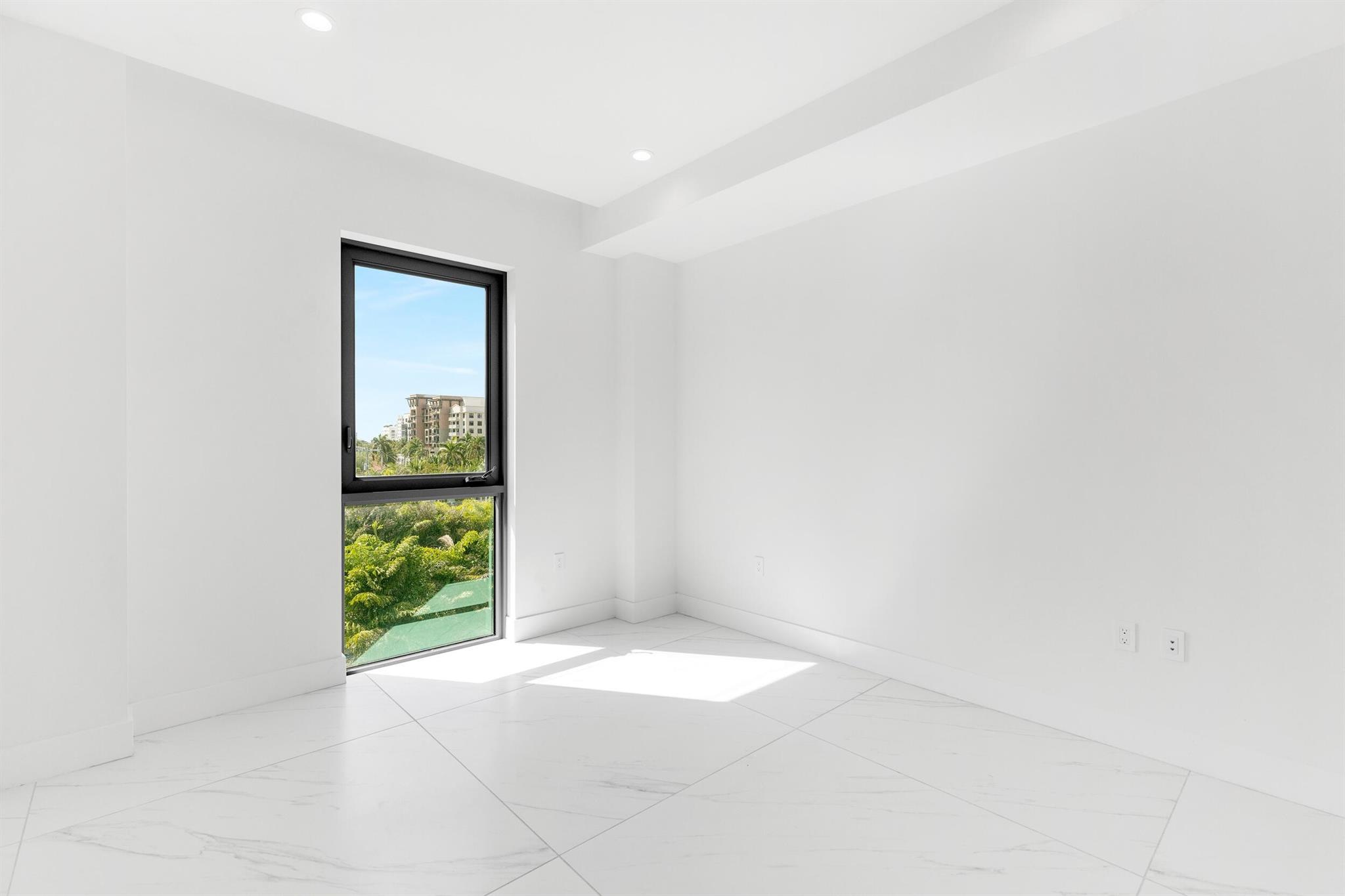 475 E Royal Palm Road 406