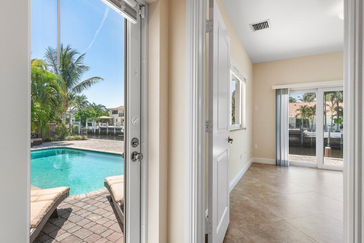 1500 SW 5th Avenue