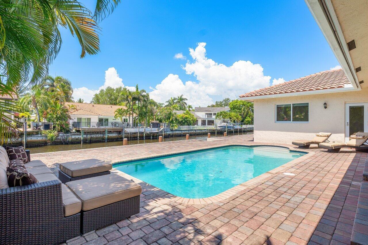 1500 SW 5th Avenue