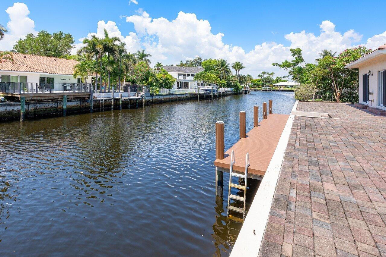 1500 SW 5th Avenue
