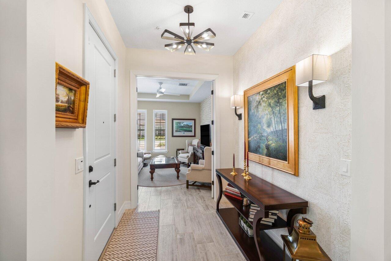 9135 Passiflora Wy 102