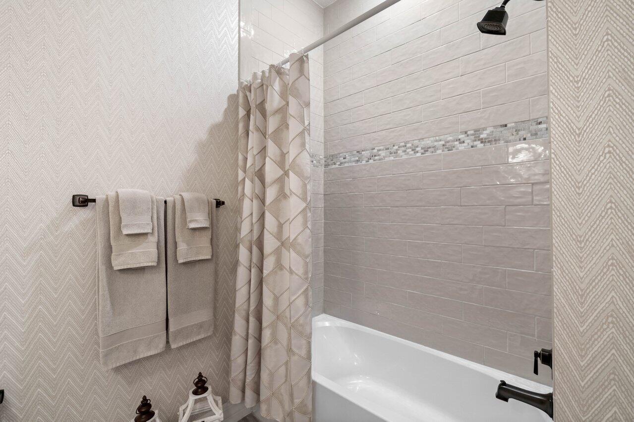 9135 Passiflora Wy 102