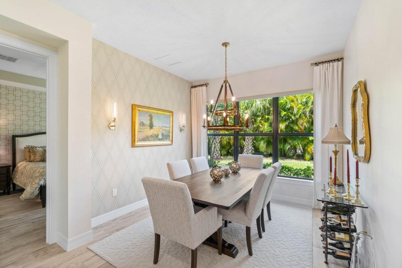 9135 Passiflora Wy 102