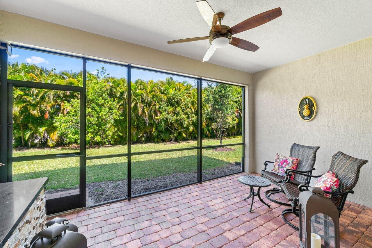 9135 Passiflora Wy 102