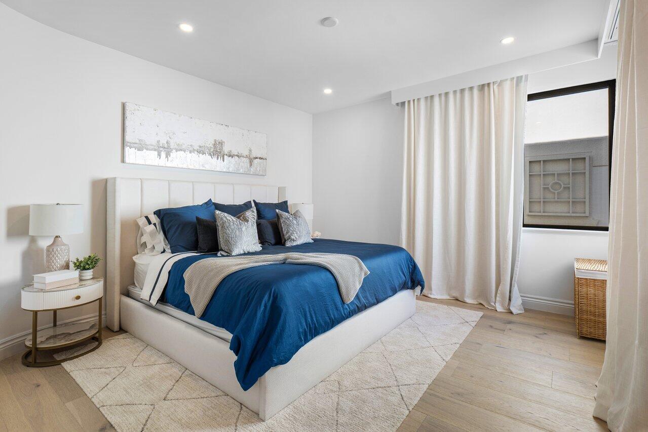 320 E Royal Palm Road