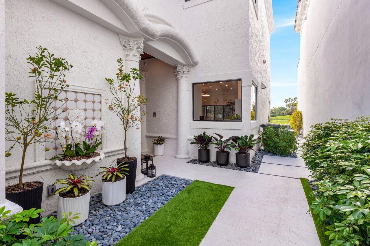 320 E Royal Palm Road