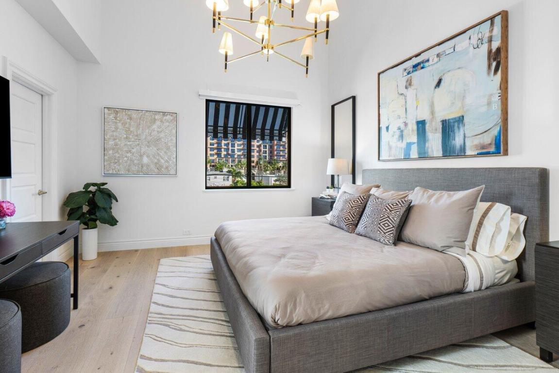 320 E Royal Palm Road