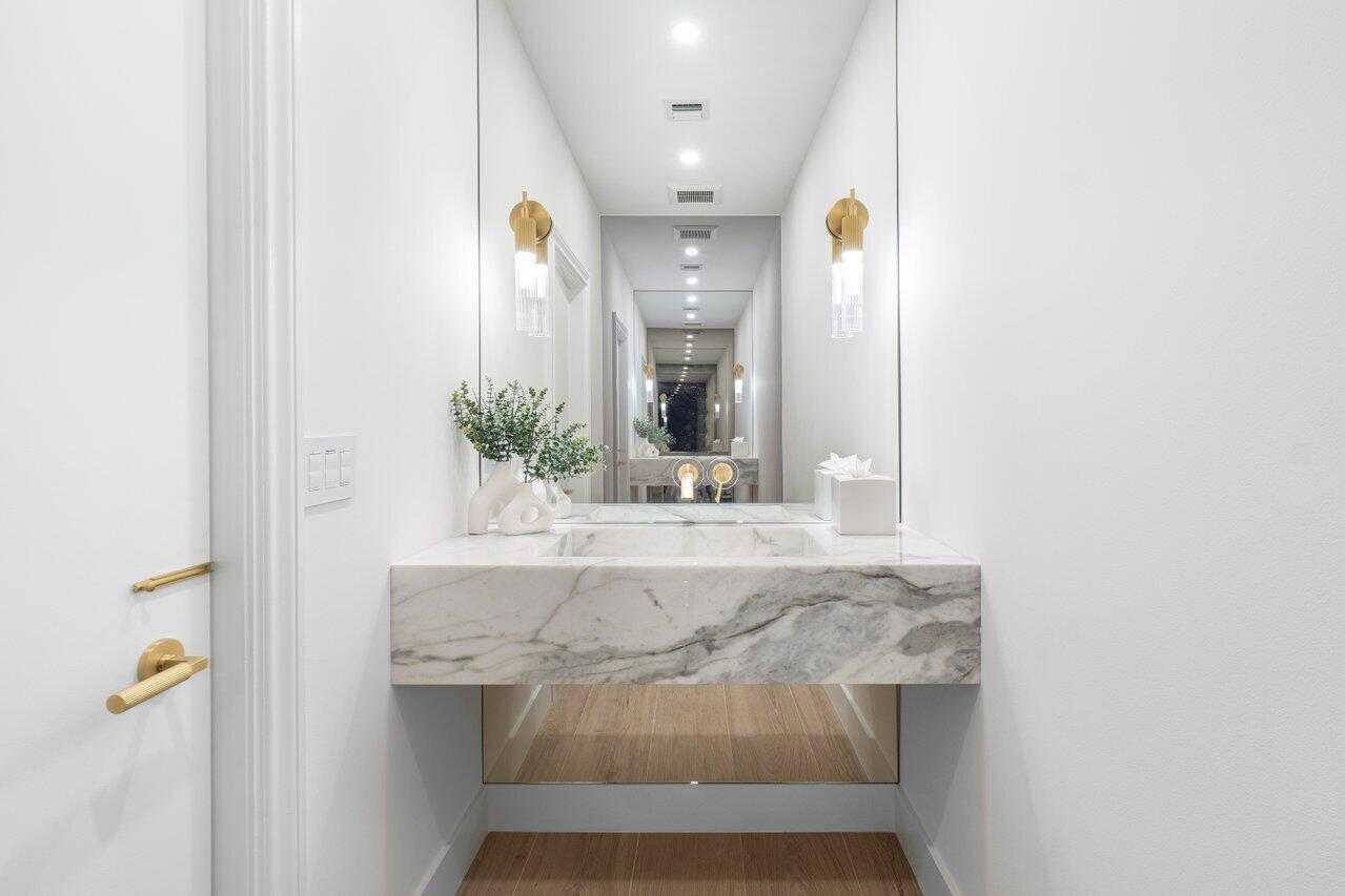 320 E Royal Palm Road