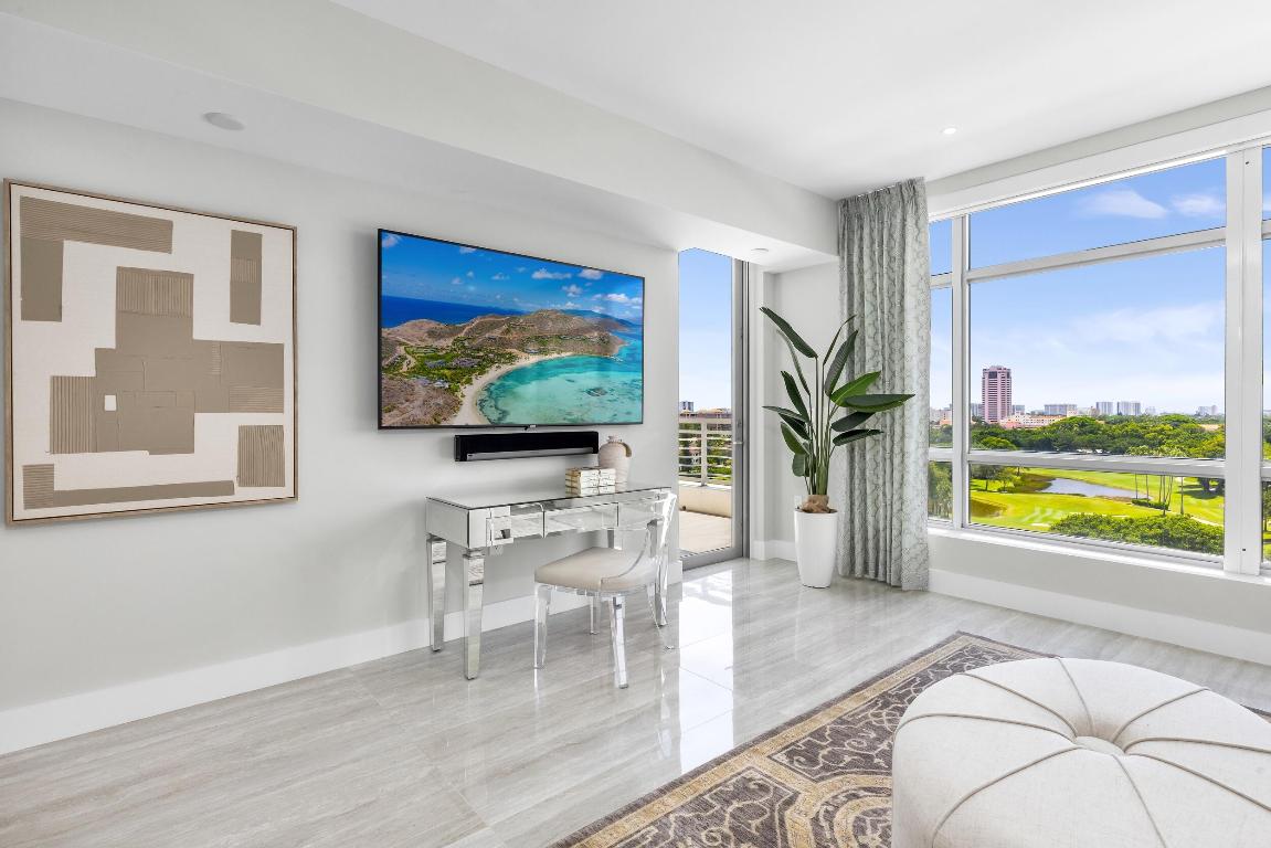 327 E Royal Palm Road Ph-03