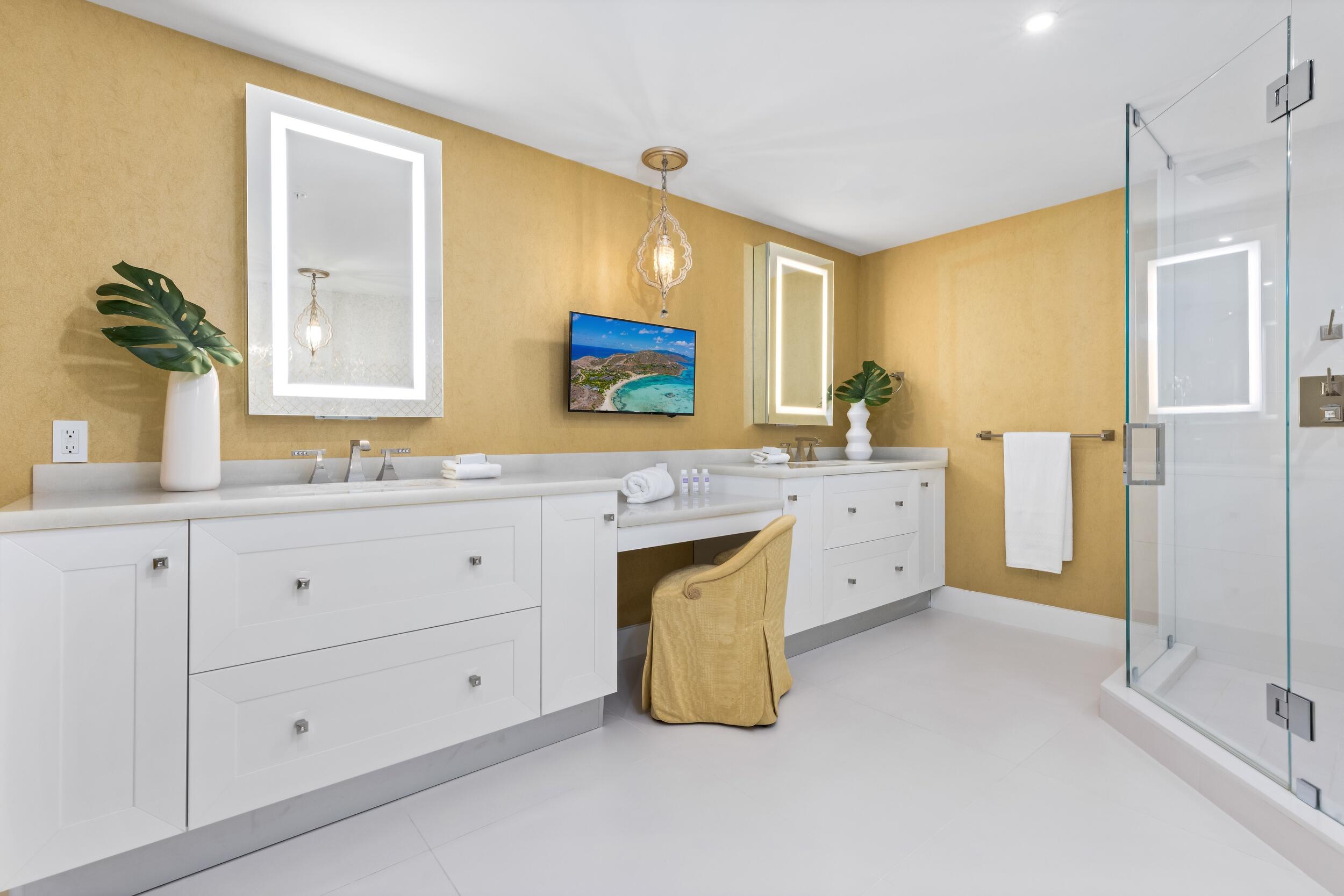 327 E Royal Palm Road Ph-03