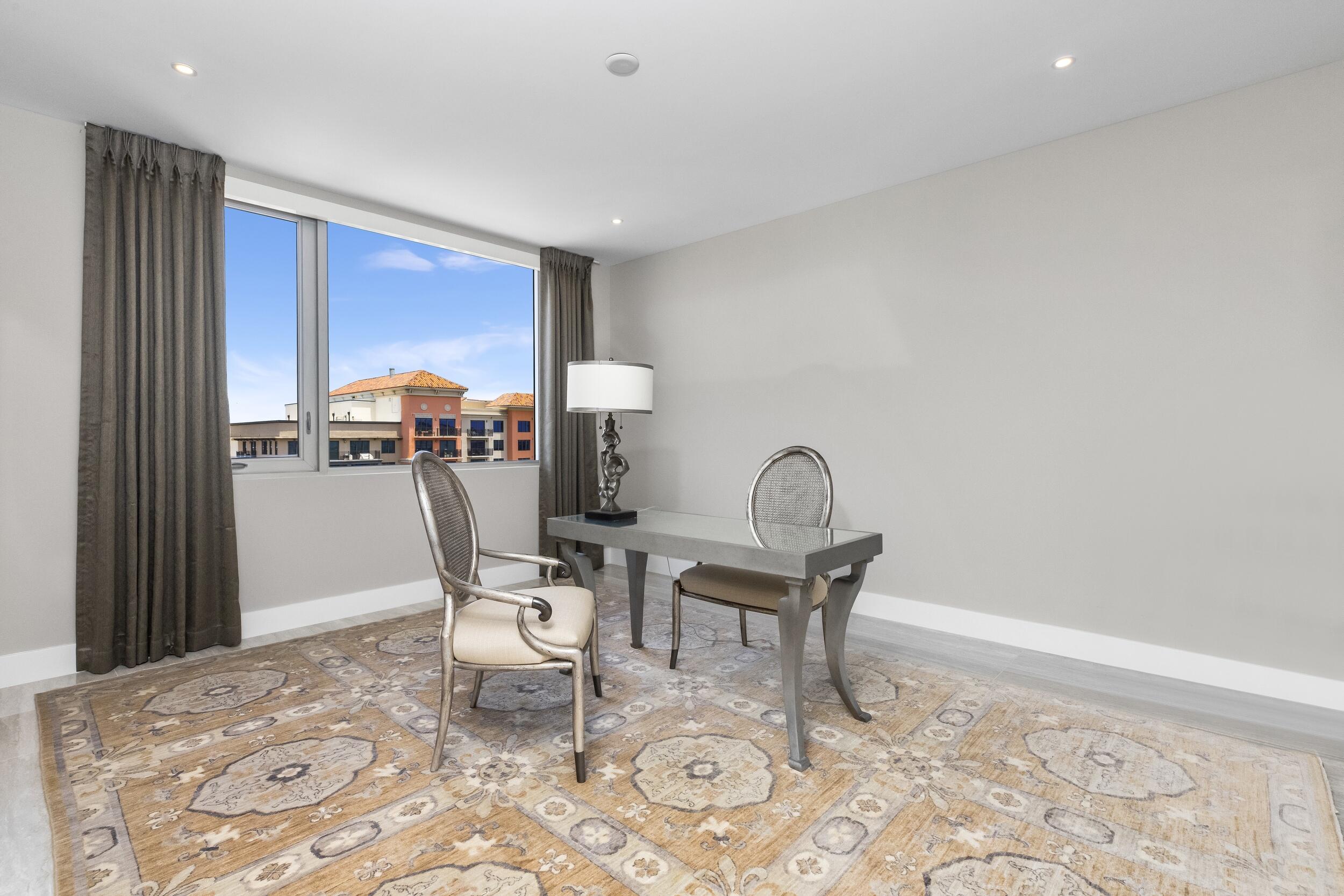 327 E Royal Palm Road Ph-03