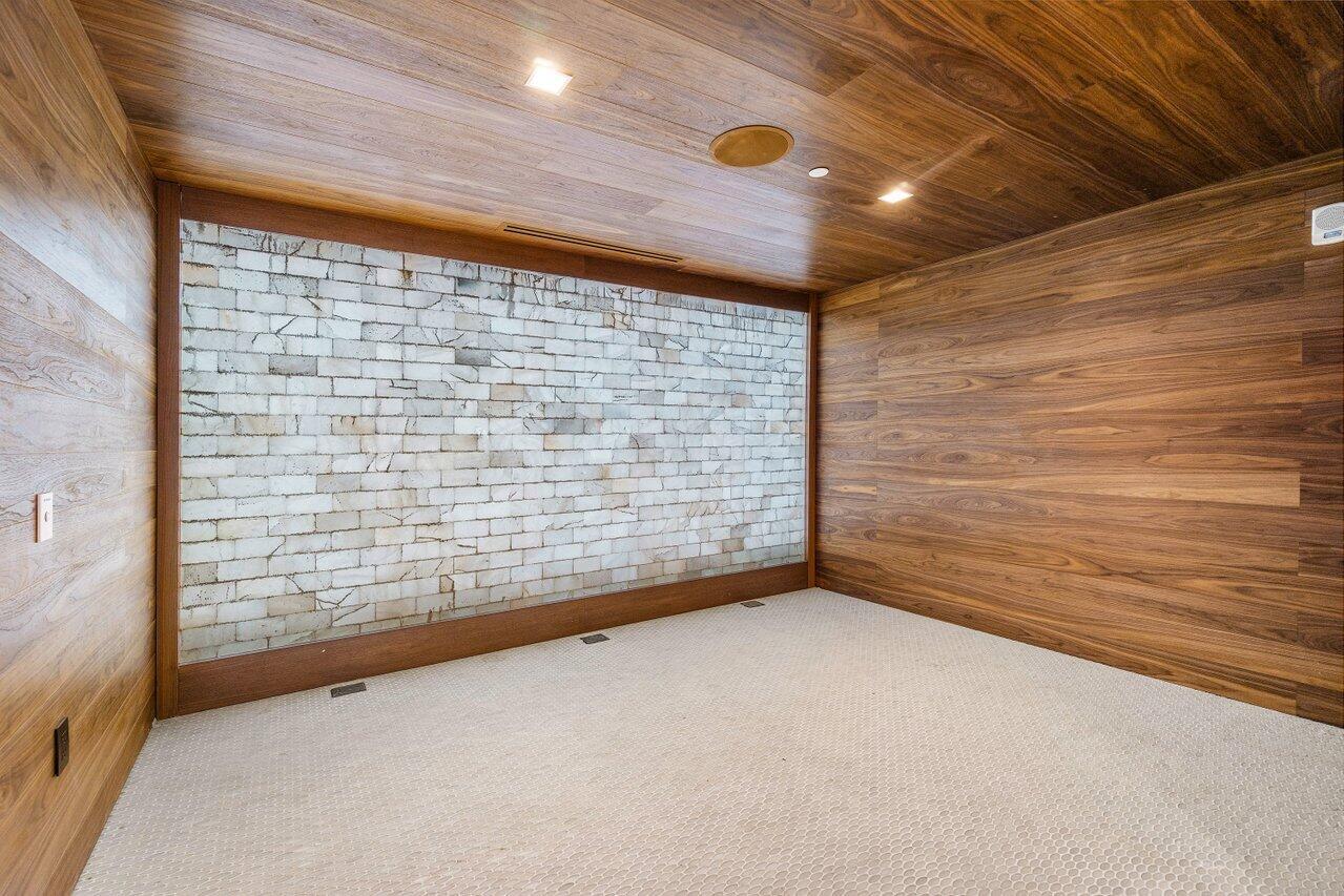 220 SE Mizner Boulevard 404