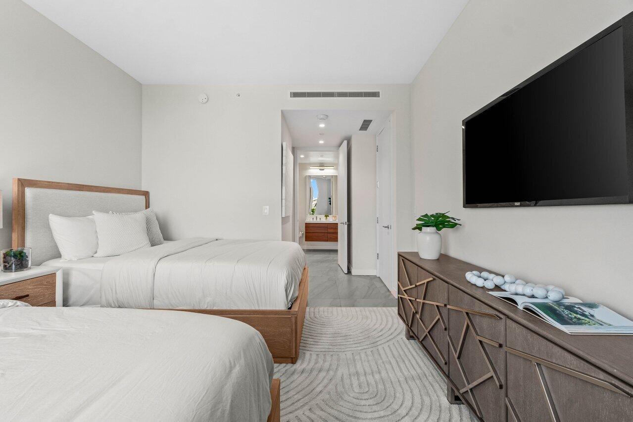 220 SE Mizner Boulevard 404