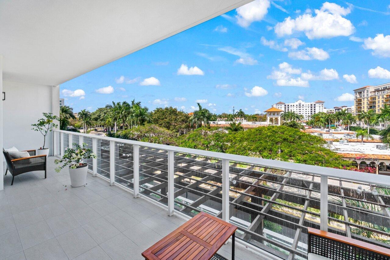 220 SE Mizner Boulevard 404