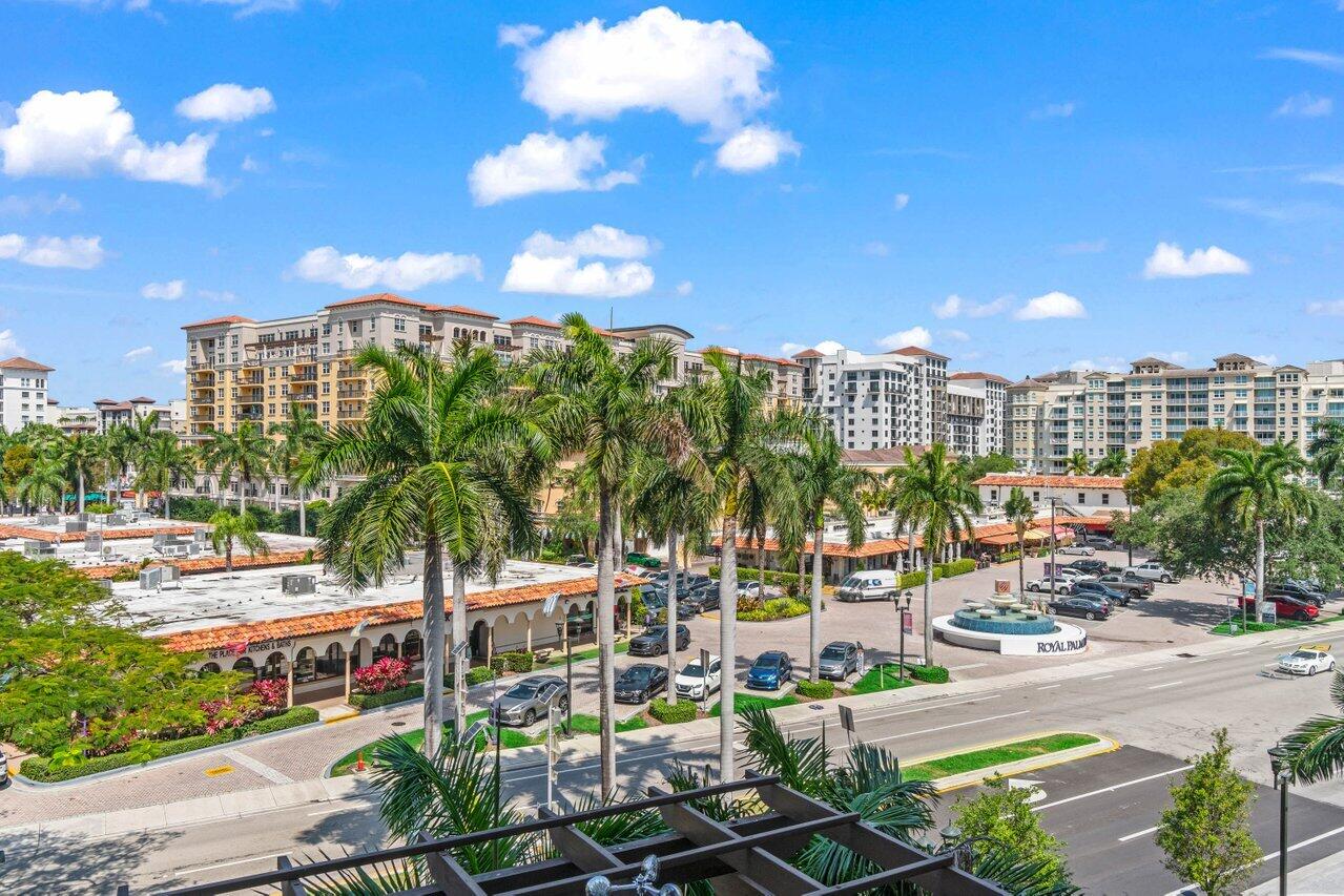 220 SE Mizner Boulevard 404