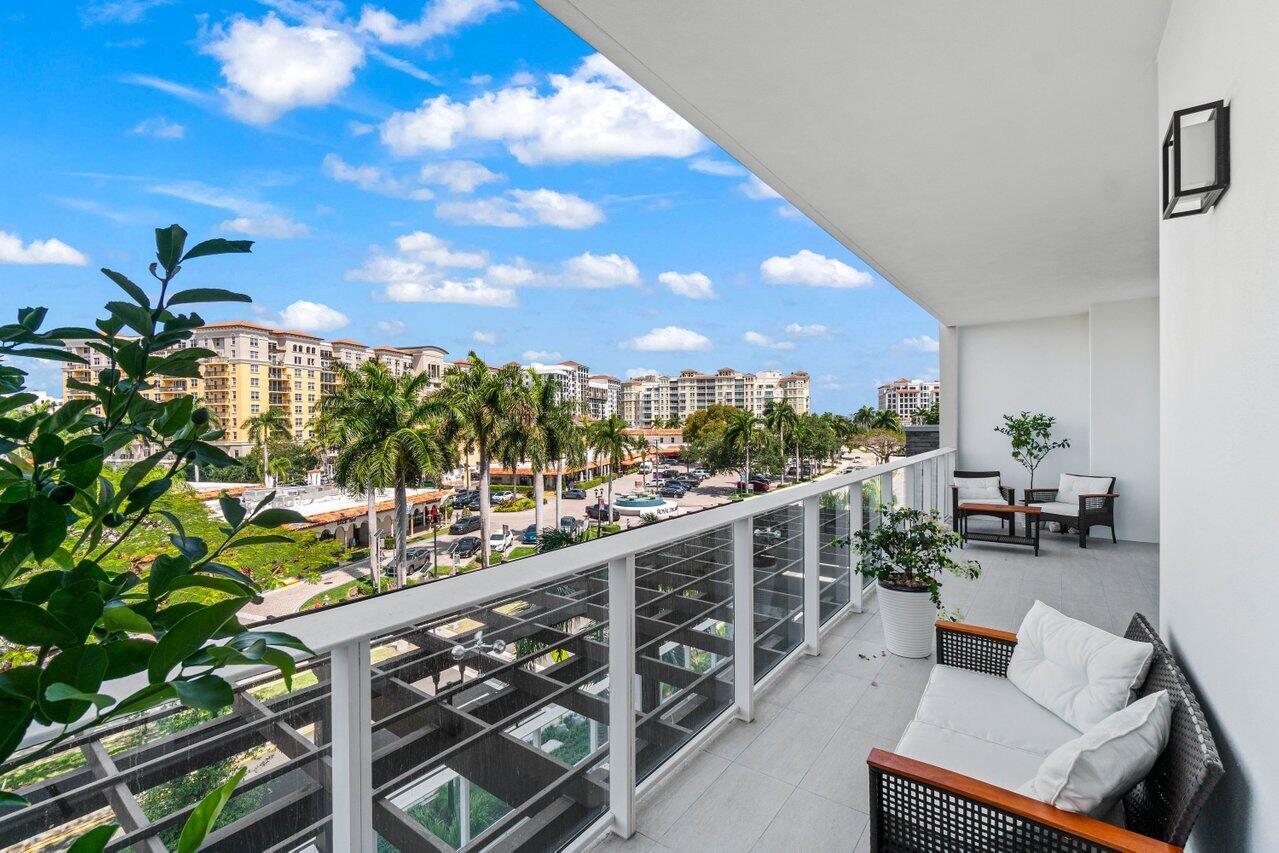 220 SE Mizner Boulevard 404