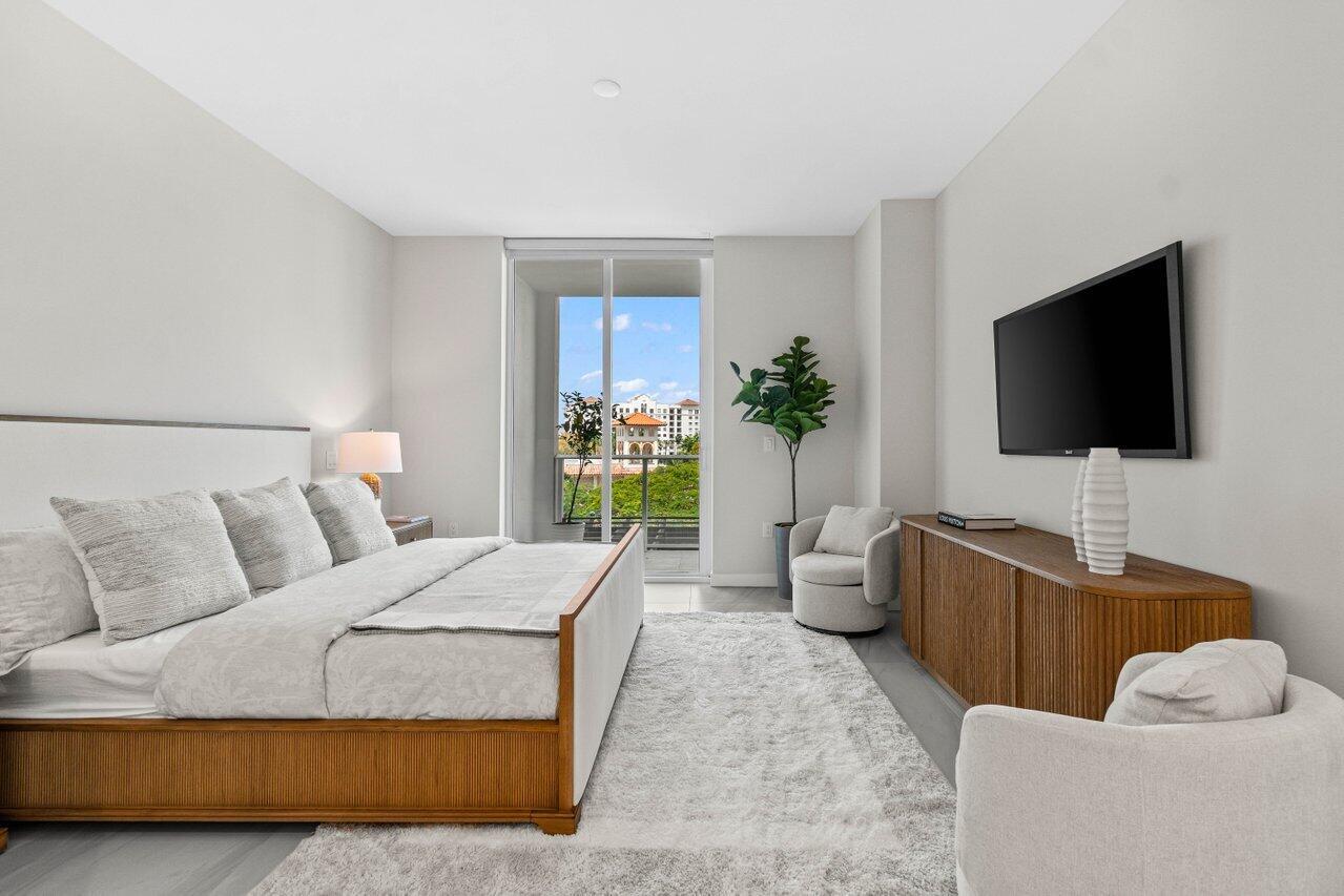 220 SE Mizner Boulevard 404