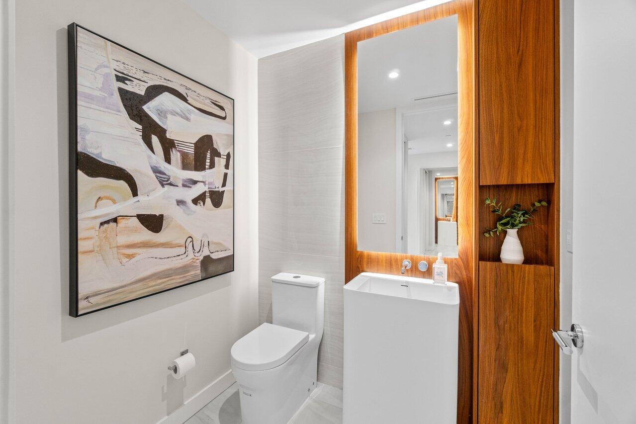 220 SE Mizner Boulevard 404