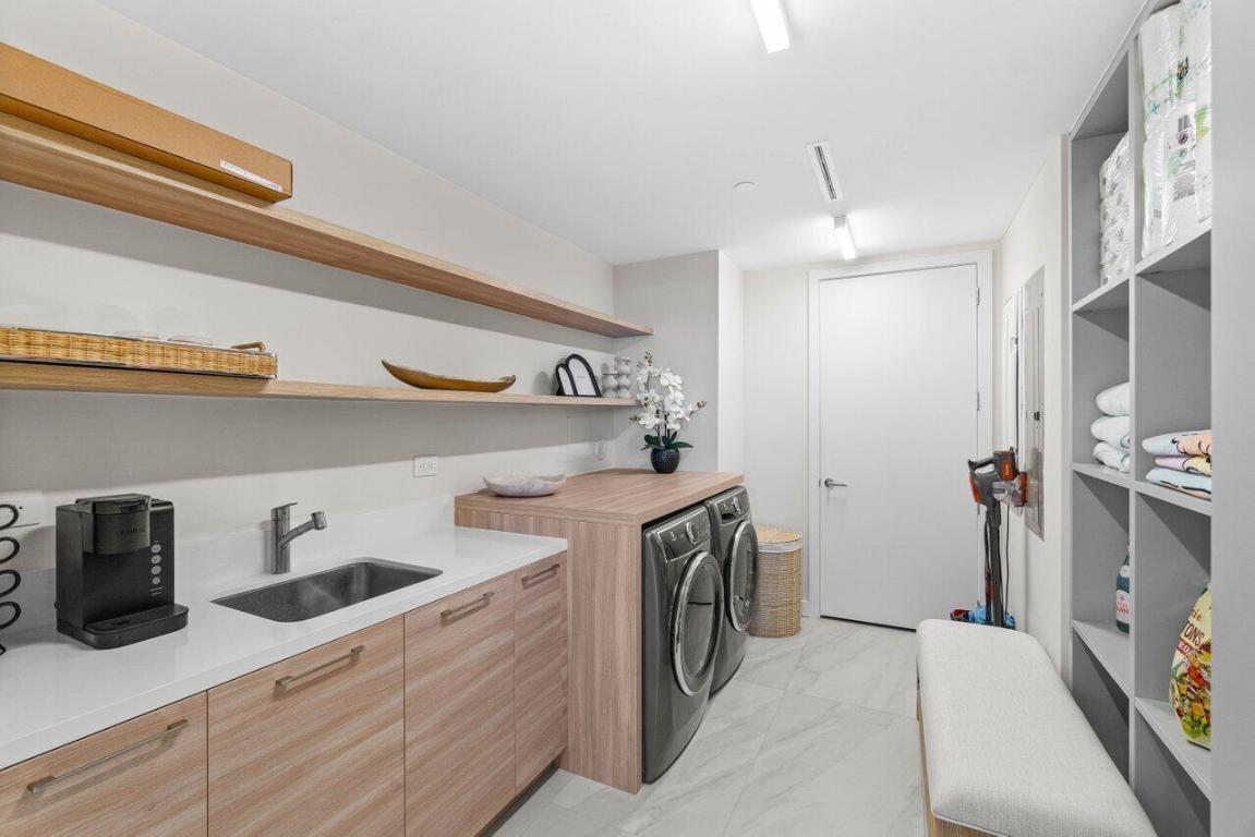 220 SE Mizner Boulevard 404