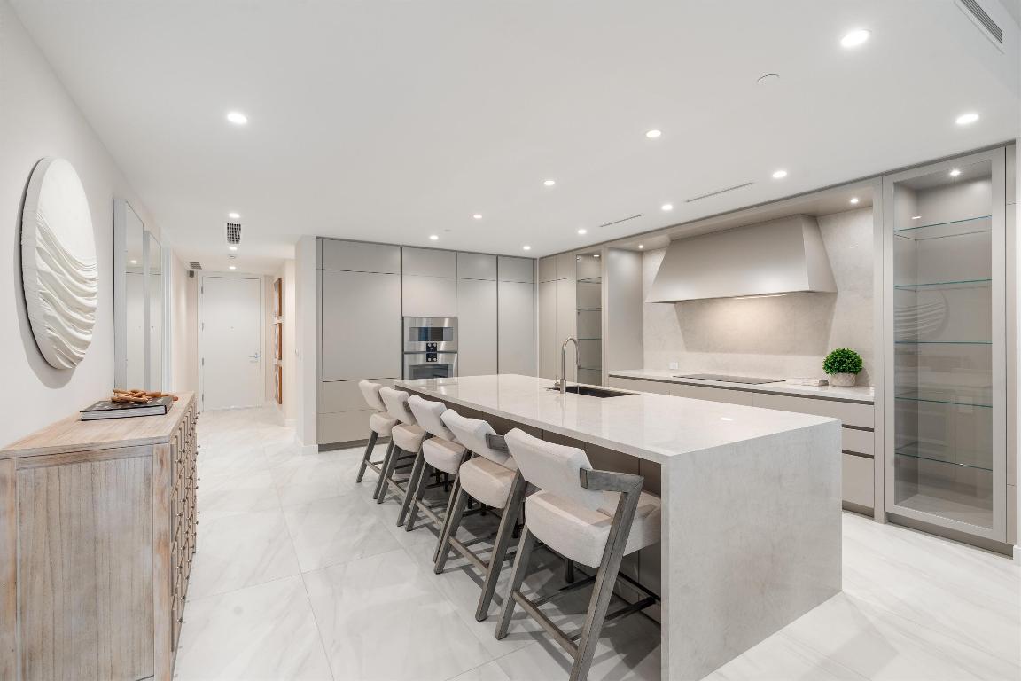 220 SE Mizner Boulevard 209