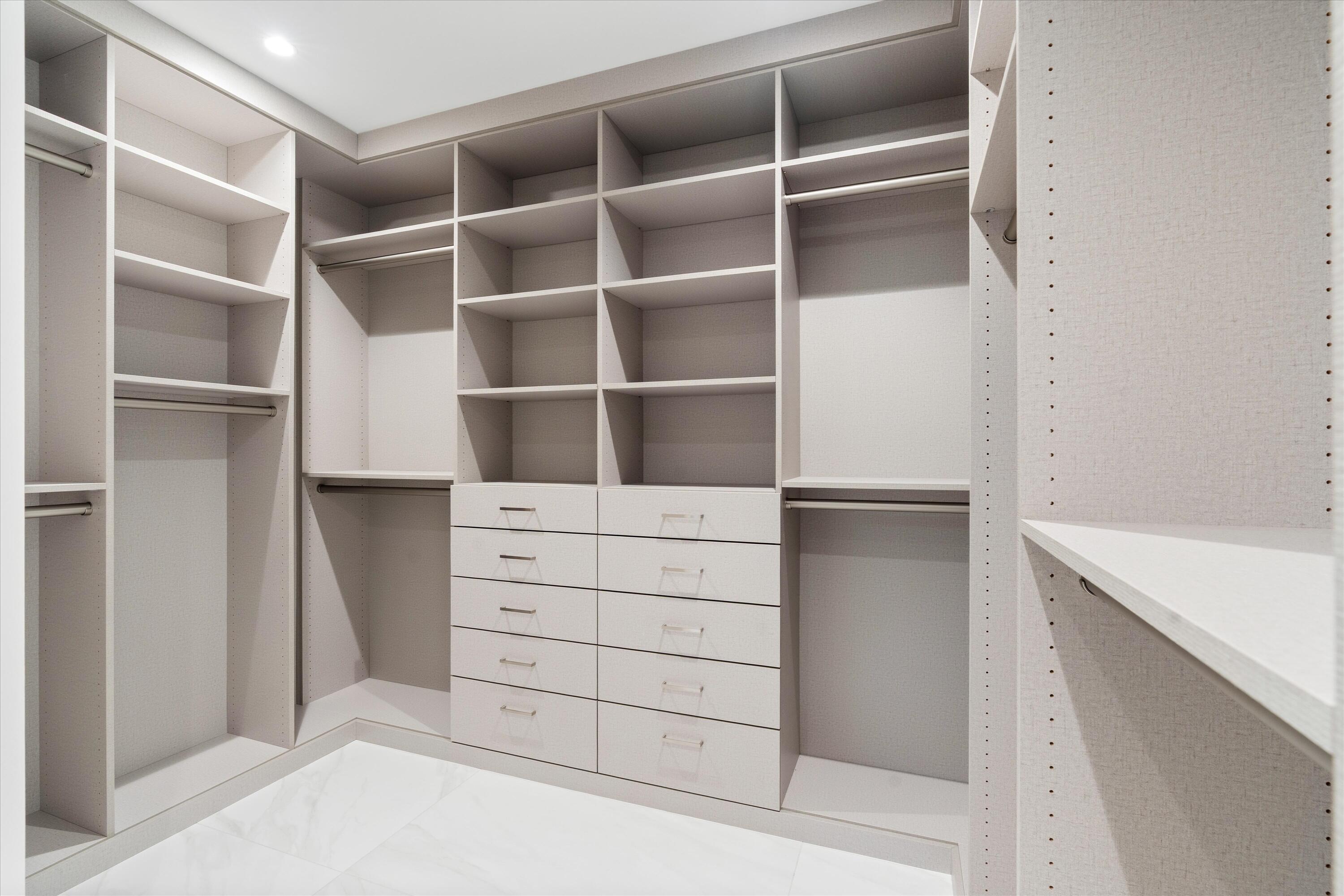 220 SE Mizner Boulevard 209